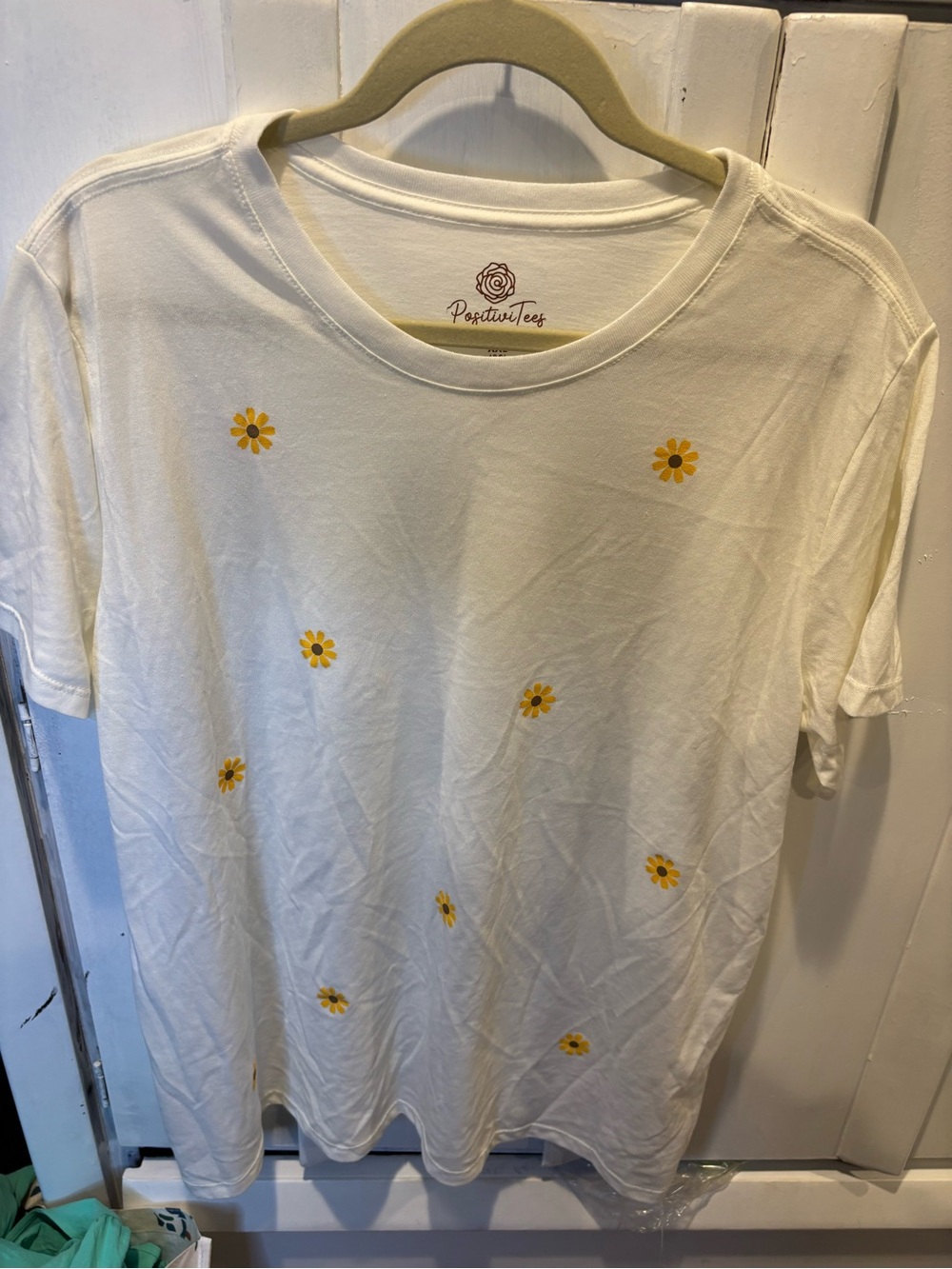 Positive Tees White Daisy Graphic Tee